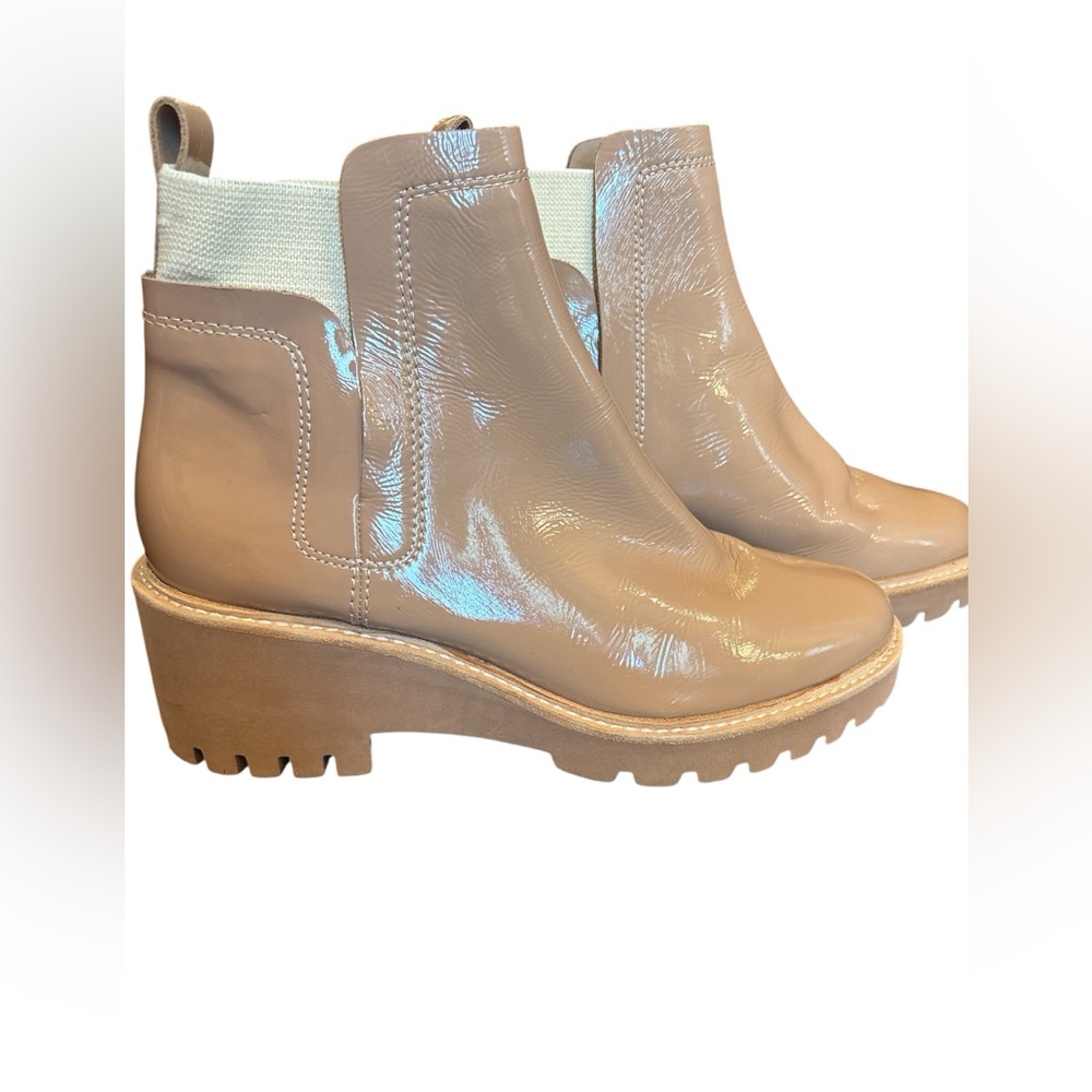 Dolce Vita Women’s Tan Shiny Chelsea Boots